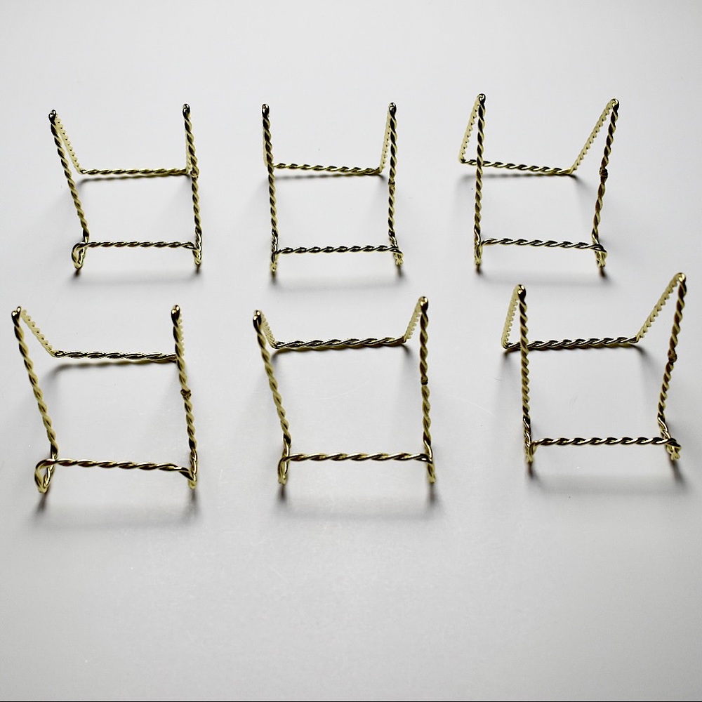 DECOR | Set of 6 gold picture frame holders/stands